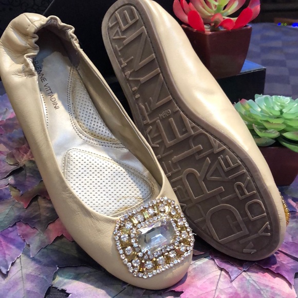 ADRIENNE VITTADINI Leather Embellished Flats - Picture 1 of 12